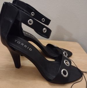 Beautiful Torrid Black Heals Never Been Worn!!!!!